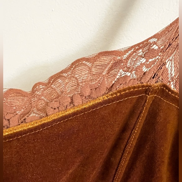 Vintage Delicates Velvet Feel Lace Nightgown Lingerie Slip Dress in Rich Brown - Picture 4 of 7